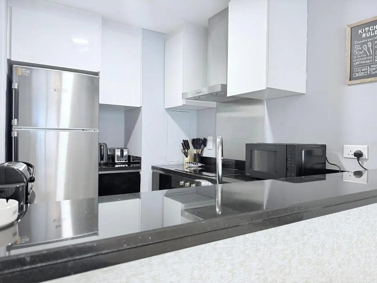 Premium Stay - Damac Heights 1Br Dubai Apartment