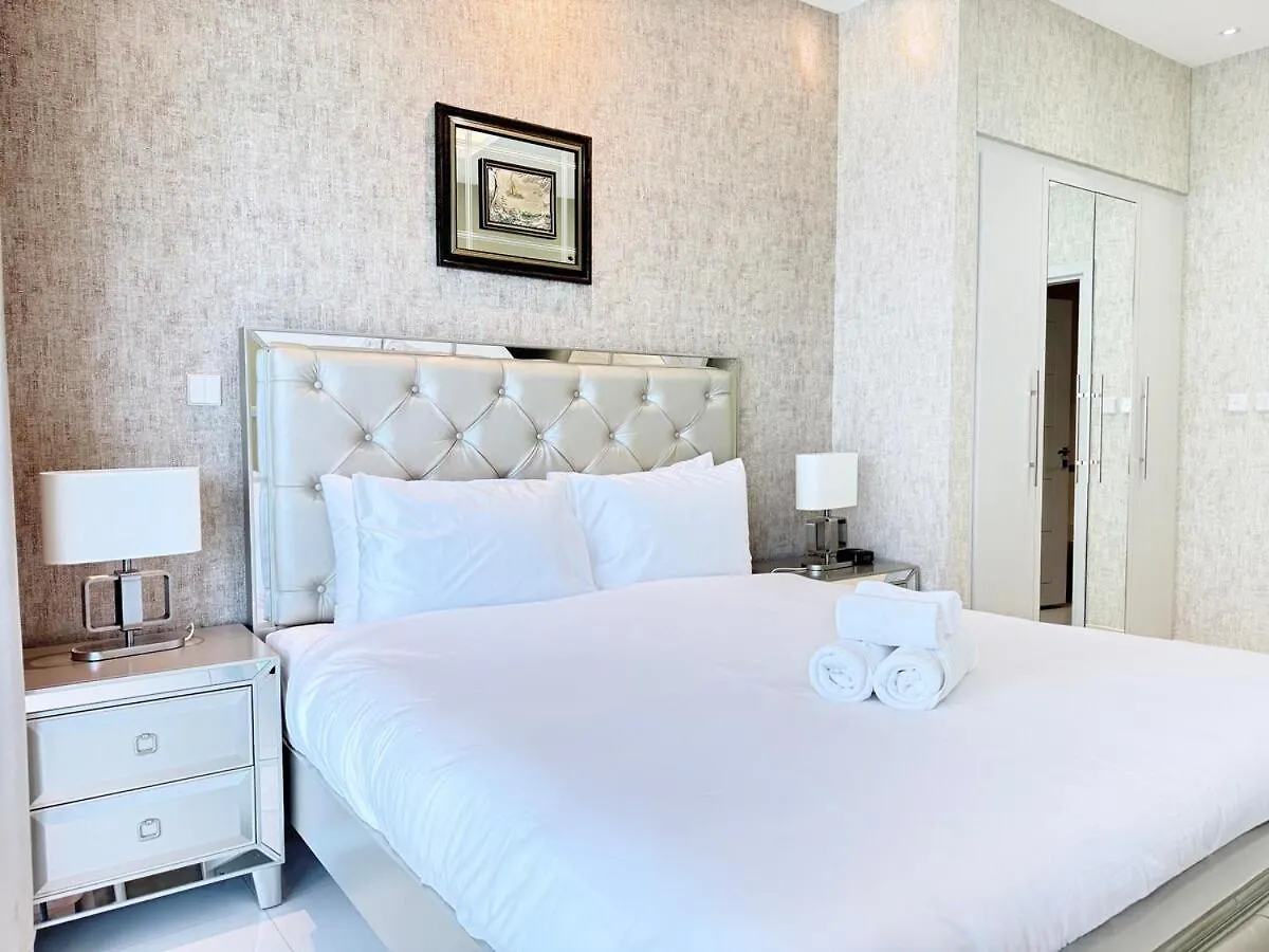 Apartment Premium Stay - Damac Heights 1Br Dubai