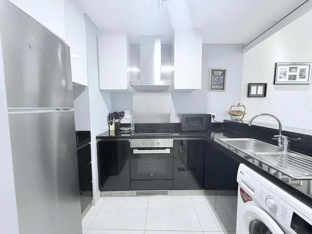 Premium Stay - Damac Heights 1Br Dubai Apartment